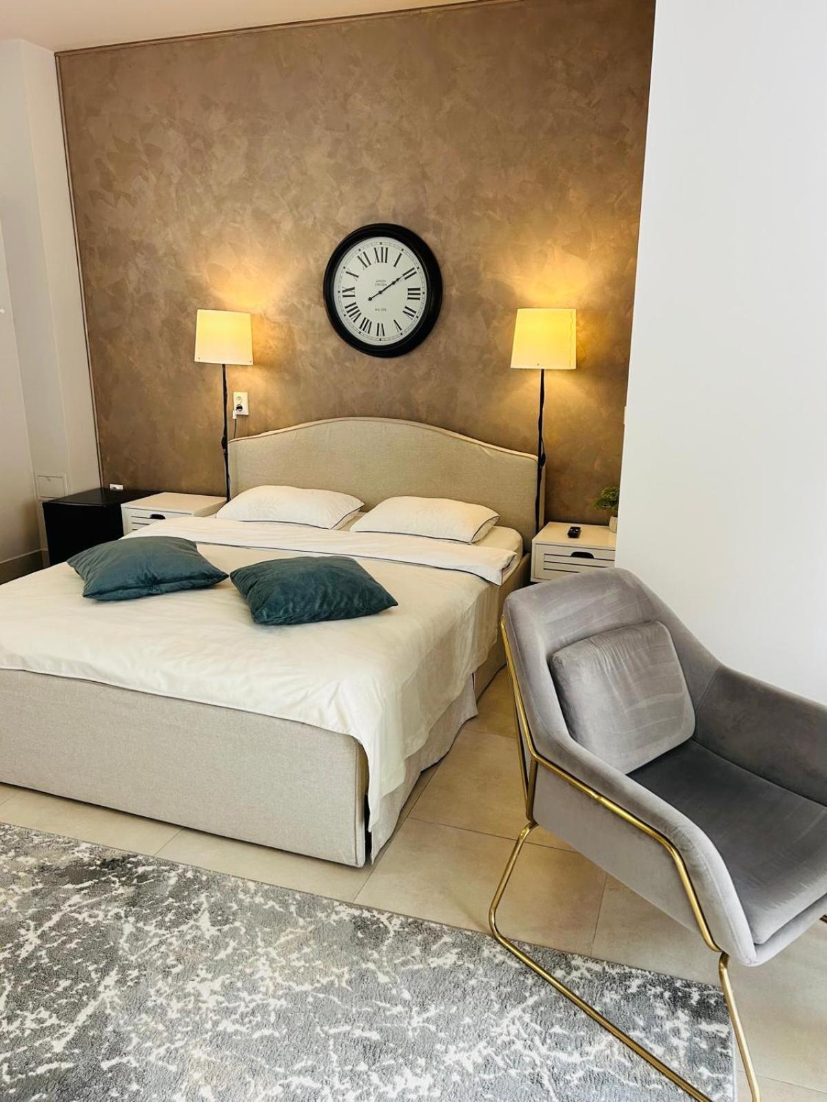 New House Sibiu Hotel ภายนอก รูปภาพ