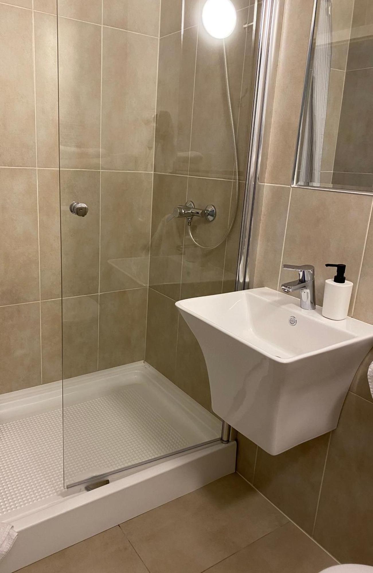 New House Sibiu Hotel ภายนอก รูปภาพ